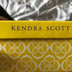 Kendra Scott bracelet
